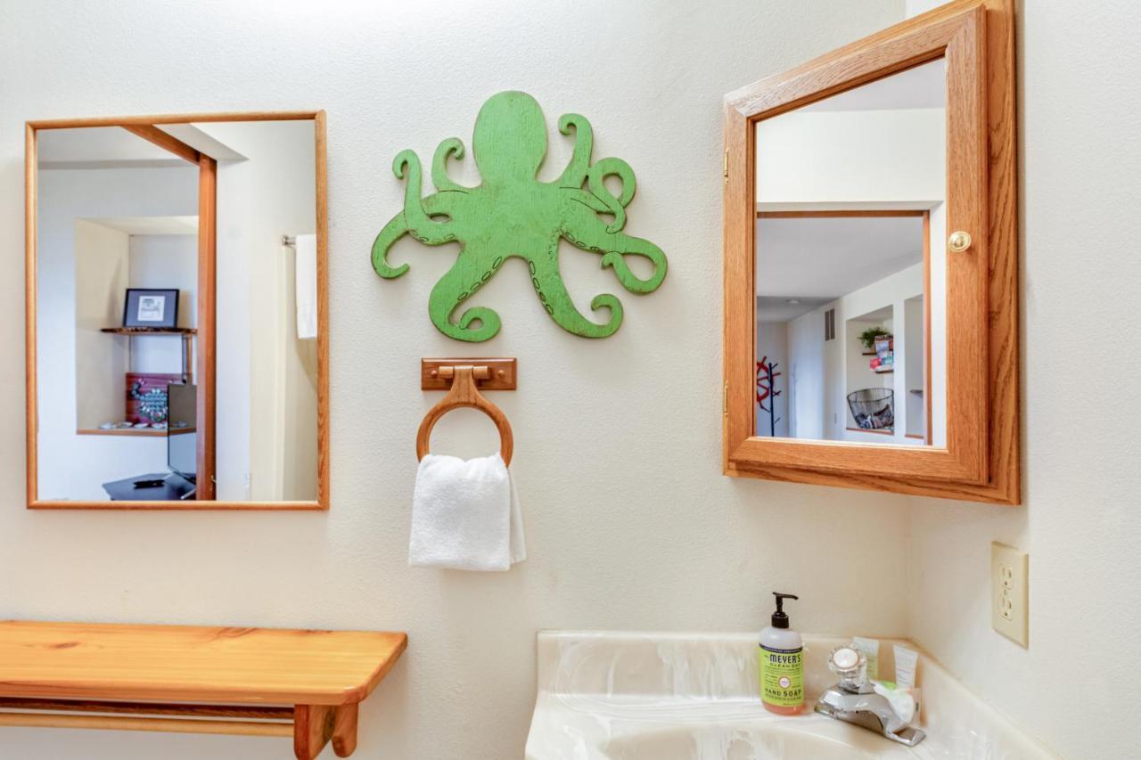 Octopus Den Coupeville Dış mekan fotoğraf